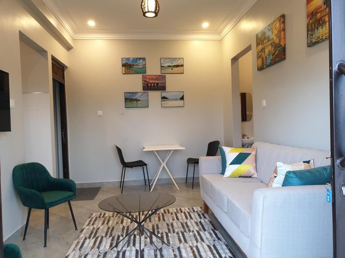 Blt Suites - Furnished Apartments 캄팔라 외부 사진