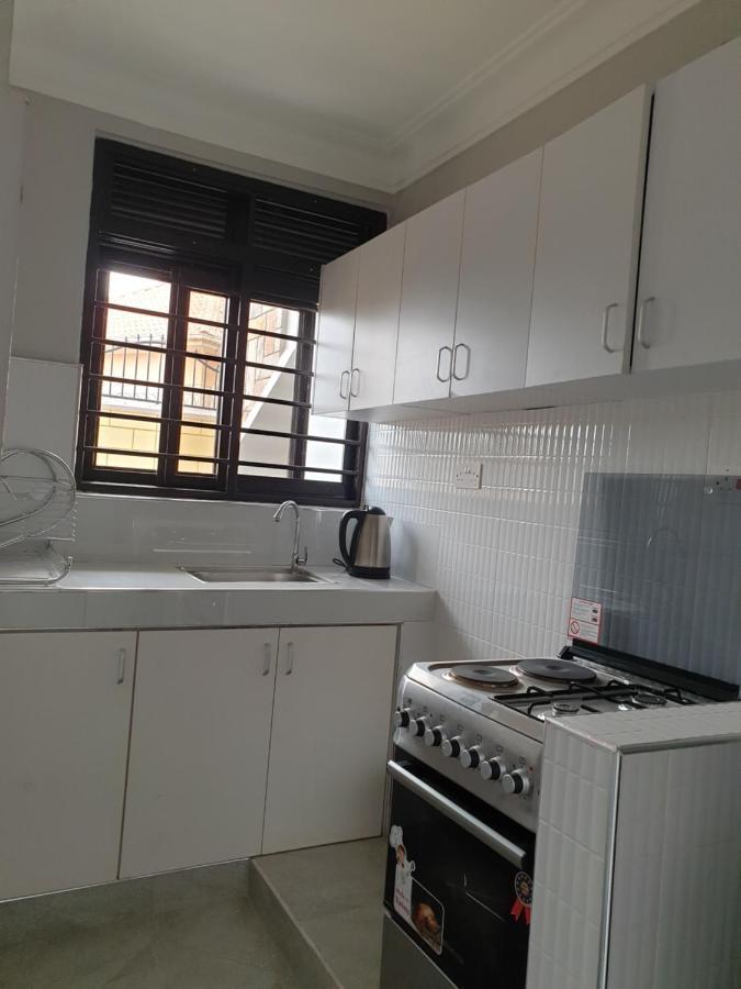 Blt Suites - Furnished Apartments 캄팔라 외부 사진