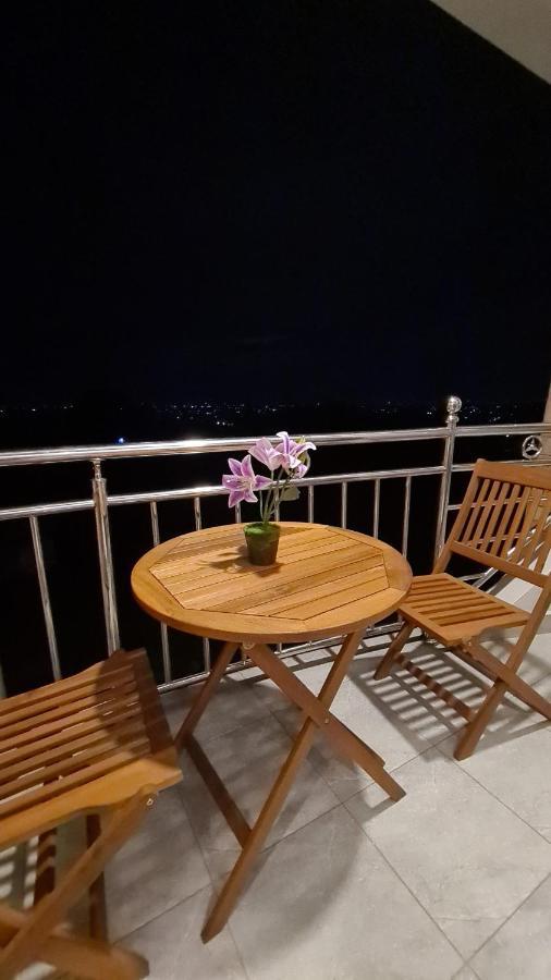 Blt Suites - Furnished Apartments 캄팔라 외부 사진